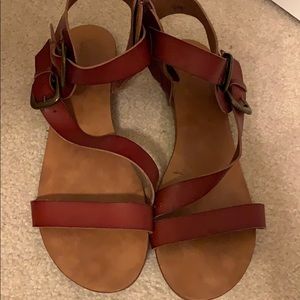 Brown cross strap leather sandals